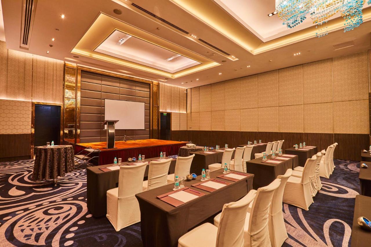 Crowne Plaza New Delhi Rohini, An Ihg Hotel Ngoại thất bức ảnh